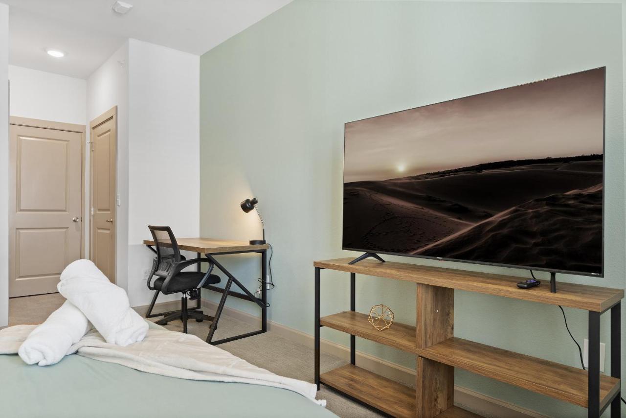 Luxe 3B/2B Getaway - Pool, Gym, Parking, Pet Wash Lägenhet Leander Exteriör bild