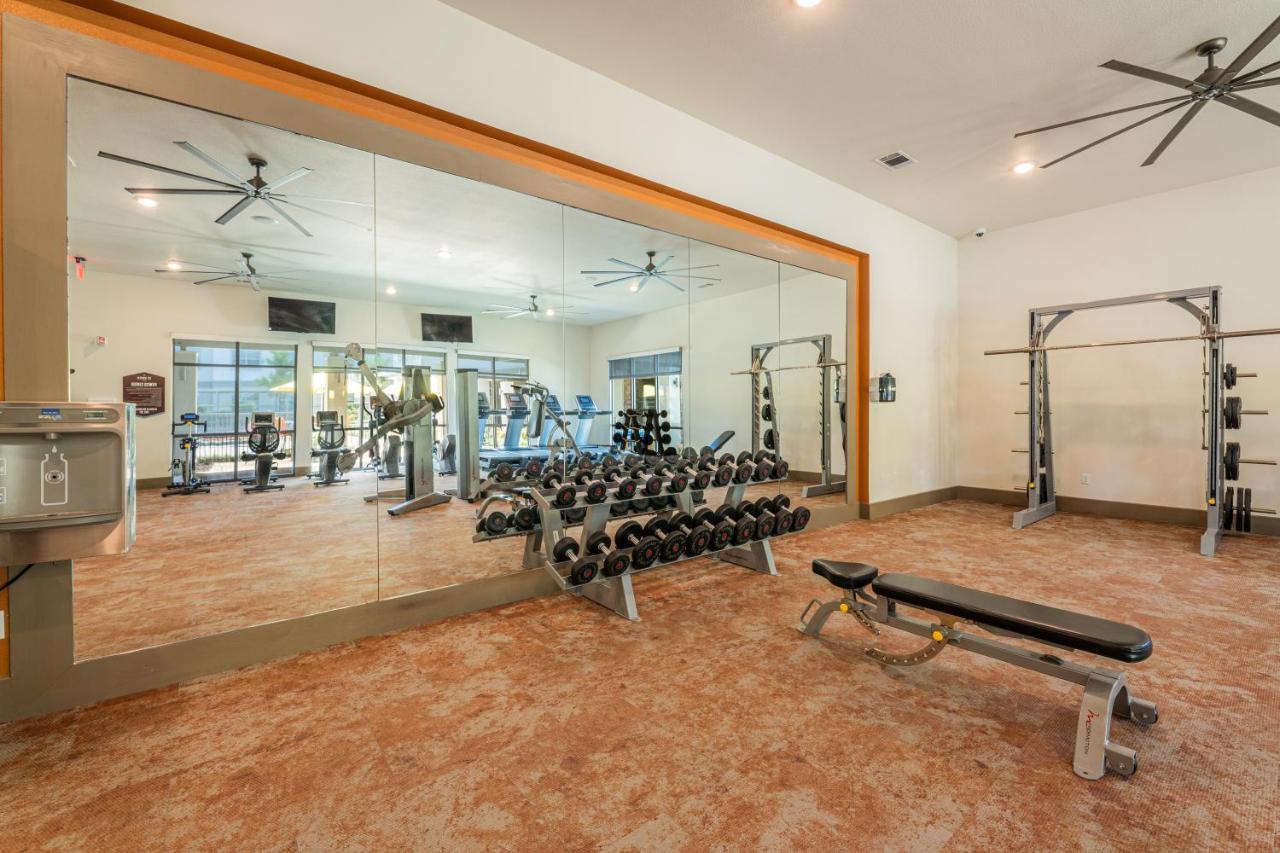 Luxe 3B/2B Getaway - Pool, Gym, Parking, Pet Wash Lägenhet Leander Exteriör bild